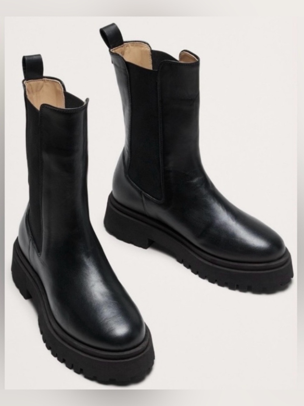 Banana Republic Italian Leather Tall Chelsea Boots in black, size 8